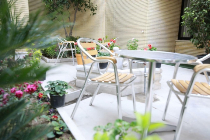 خانه مسافر خانه مادری اصفهان فضای محوطه 1