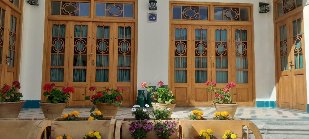 اقامتگاه سنتی سلطانی اصفهان فضای محوطه 1