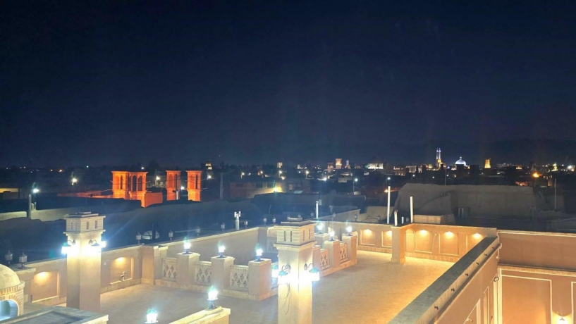 اقامتگاه بوم‌گردی خانه حقیقت یزد فضای محوطه