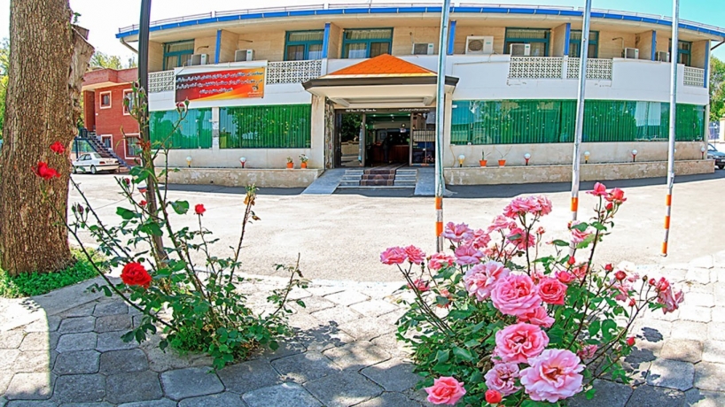 هتل جهانگردی خوی فضای بیرونی هتل